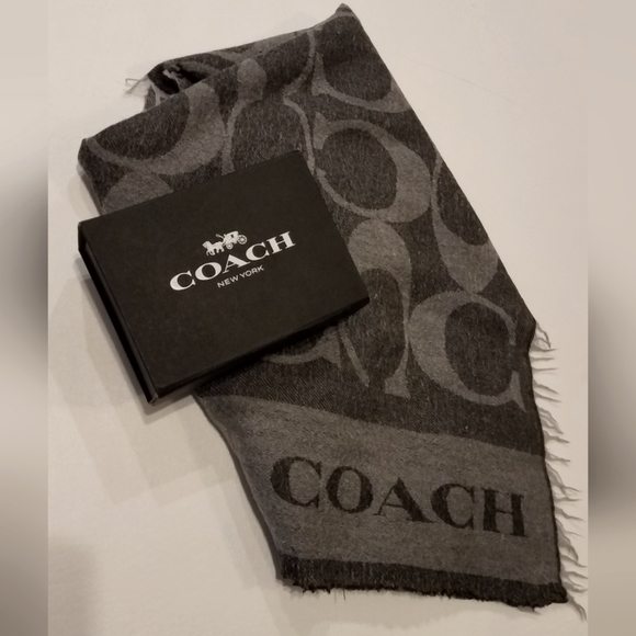 Coach Border Signature Shawl Black/Grey - Picture 2 of 11
